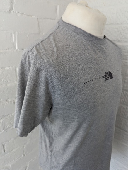 Retro The North Face Crew Neck T Shirt - Size M - Grey - Cotton - P2P 22" - Picture 4 of 7